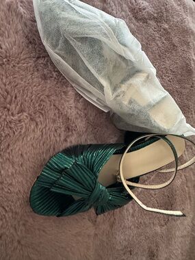 Source Unknown Metallic Emerald Knot-Front Heeled Sandal